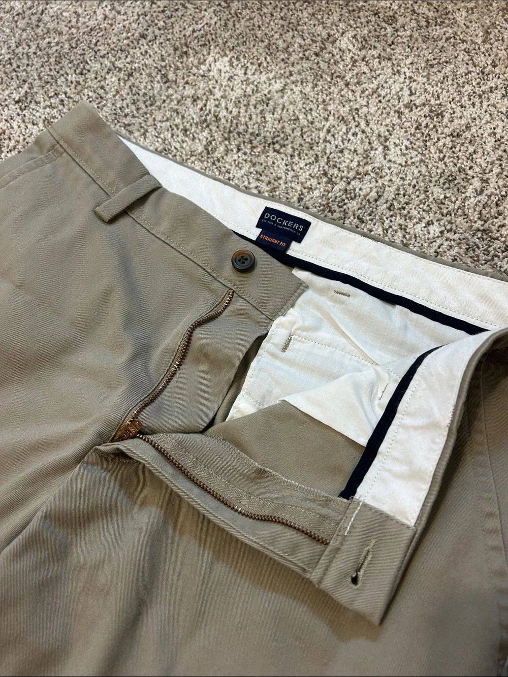 Dockers Men's Classic Straight Fit Khaki Pants